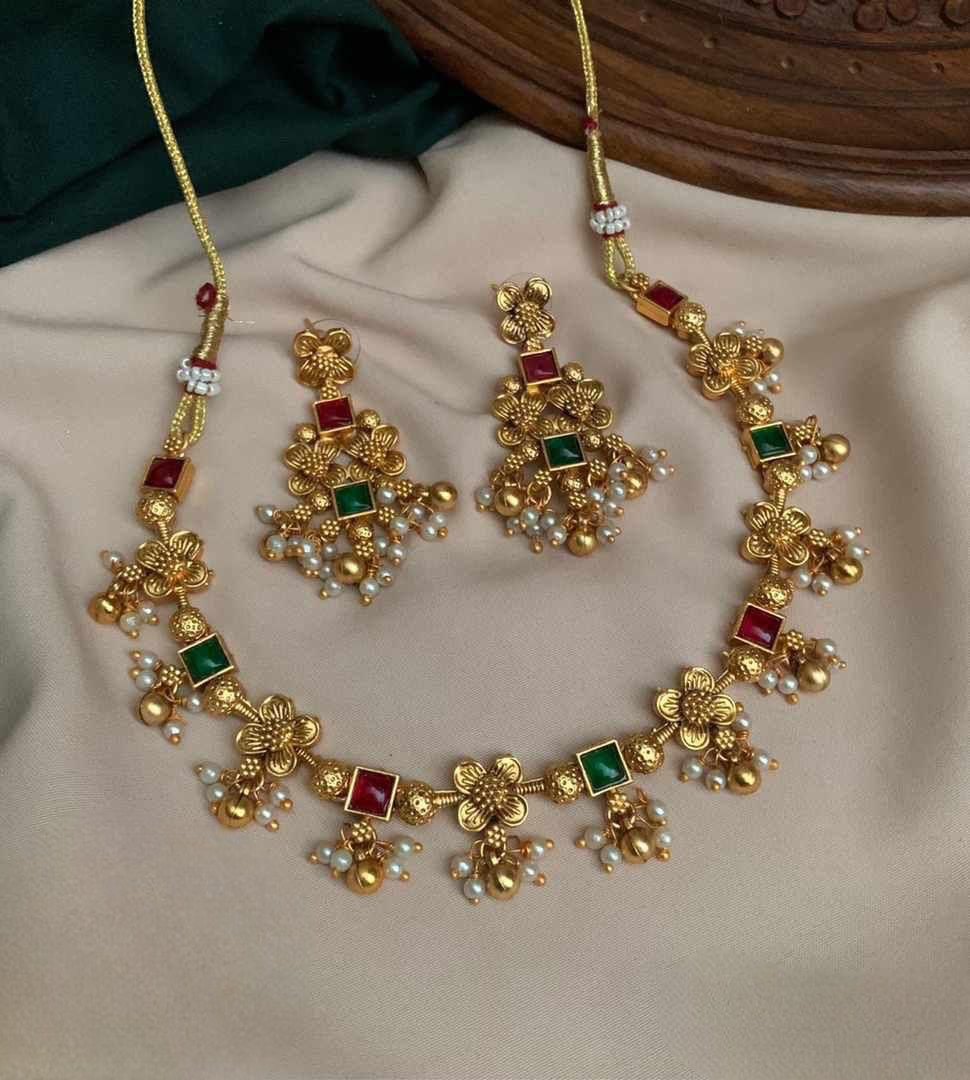 Antique Floral Necklace Set